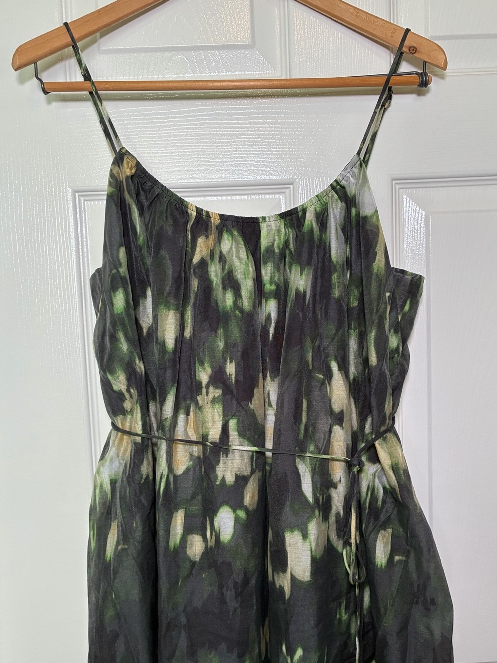 Banana Republic Size Large Organza Tie-Waist Maxi Dress in Green Print - Picture 3 of 9